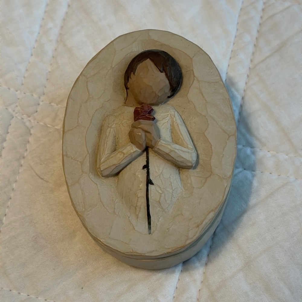 Willow Tree Loving Angel 😇 Trinket Box Cream Flower Oval Collectable